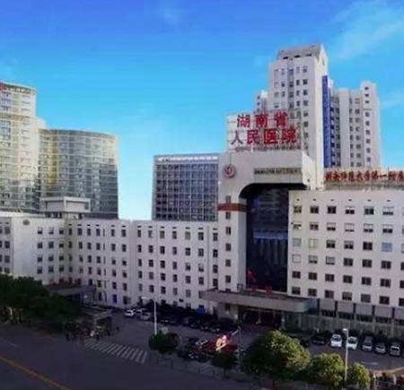我司為湖南省人民醫院層流系統初中高效空調過濾網更換完畢